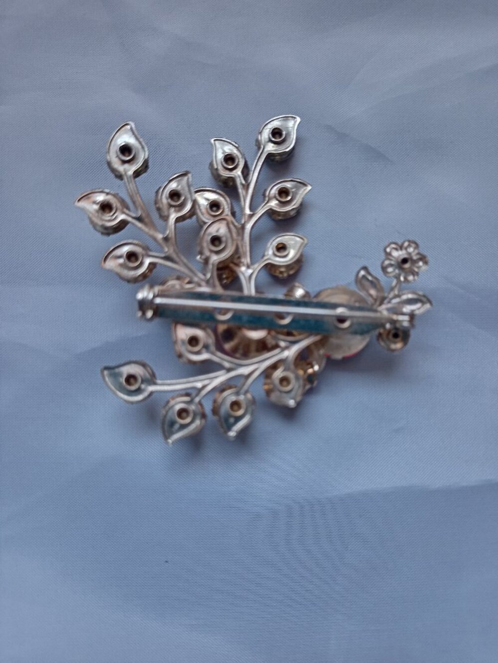 Red Rhinestone Brooch - Picture 2 of 5